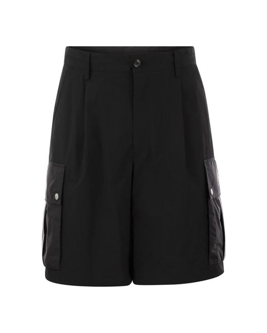 Cargo bermuda shorts nylon idrorepellente di Moncler in Black da Uomo