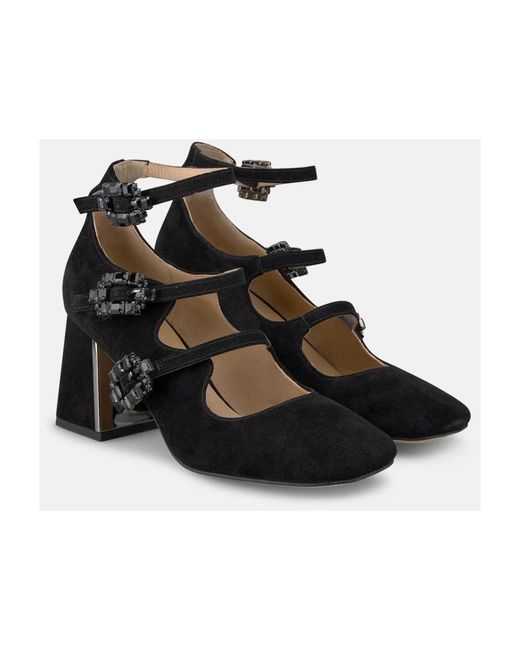 Alma En Pena. Black Pumps