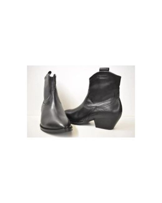 Janet & Janet Black High Boots