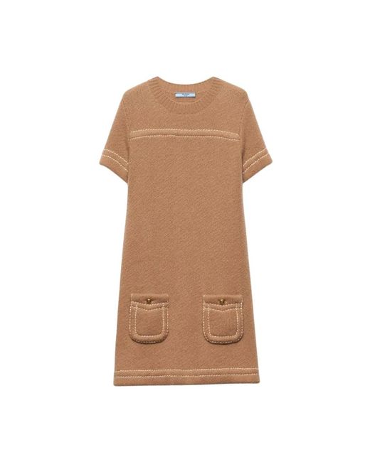 Prada Stijlvolle Shift Jurk Met Zakken in het Brown