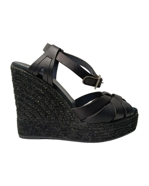 Kanna Black Wedges