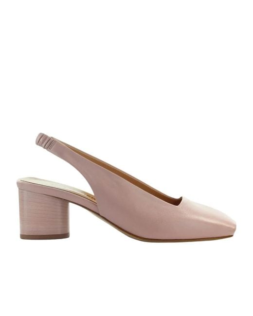 Halmanera Pink Pumps