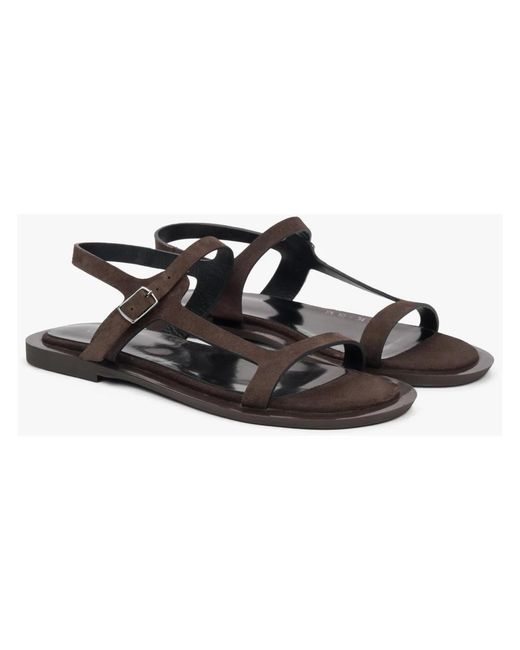 ESTRO Brown Flat Sandals