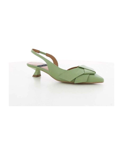 Pumps di Angel Alarcon in Green