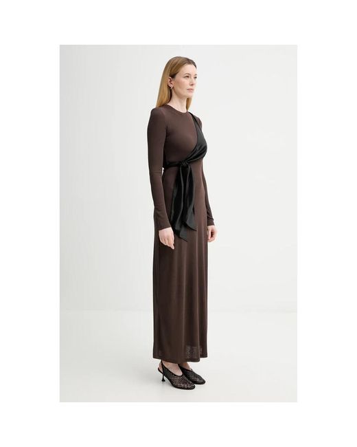Nanushka Diah Maxi Jurk in het Black