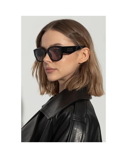 McQueen Zonnebril in het Black