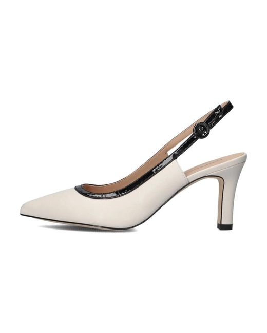 Peter Kaiser Pumps in het Natural