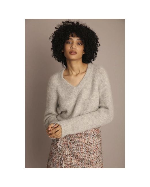 Munthe Gray V-Neck Knitwear
