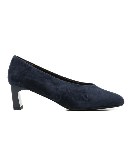 Linda Baumann Blue Pumps