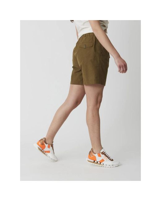 Aspesi Korte Broeken ,Groen ,Stijlvolle Bermuda Shorts Voor Mannen in het Green