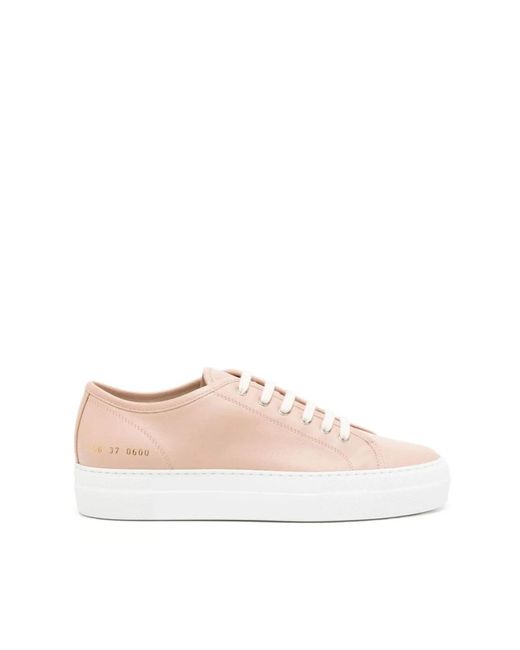 Common Projects Leren Trainers Low Classic in het Pink