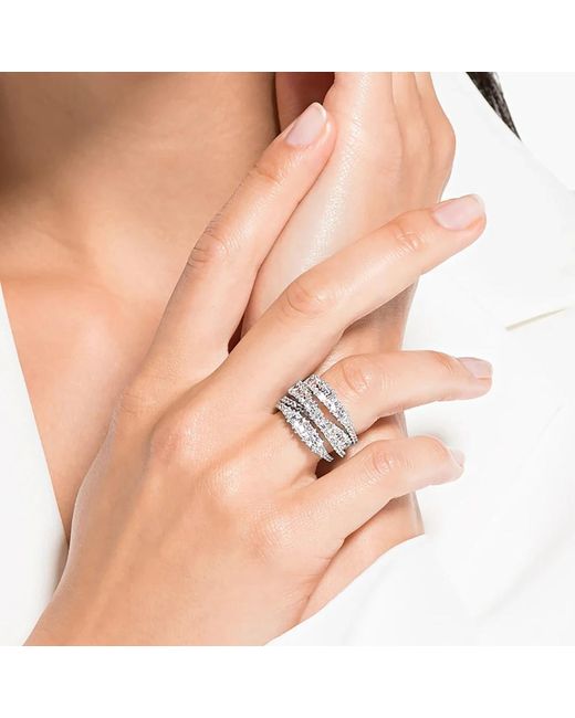 Swarovski White Eleganter Twist Ring Schmuckstück