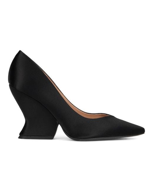 Alberta Ferretti Black Pumps