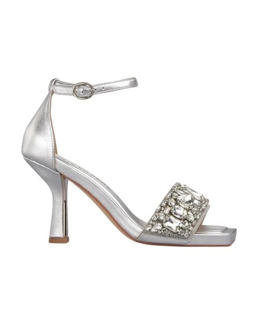 Alma En Pena. White High Heel Sandals
