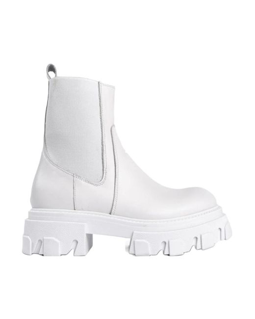 VAMSKO White Chelsea Boots