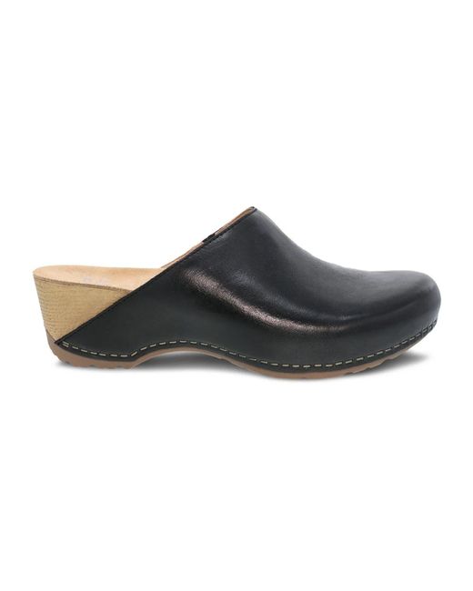 Dansko Black Schwarzer lederclog mit beiger keilabsatz