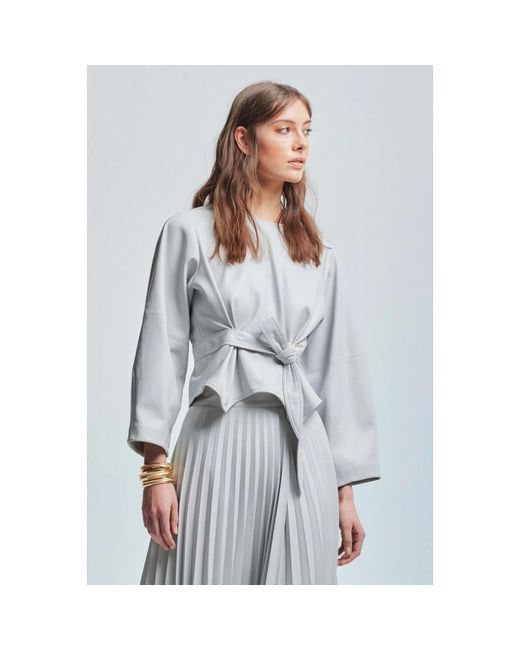 Kocca Overhemden ,Grijs ,Stijlvolle Losse Blouse Met Bijpassende Riem in het Blue