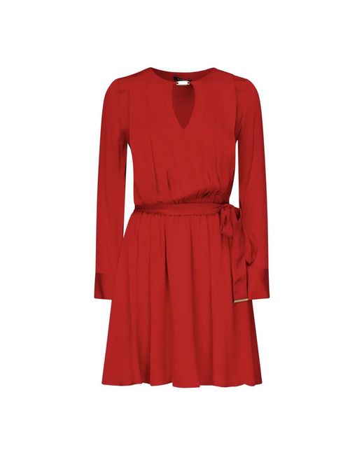Short Dresses Guess de color Red