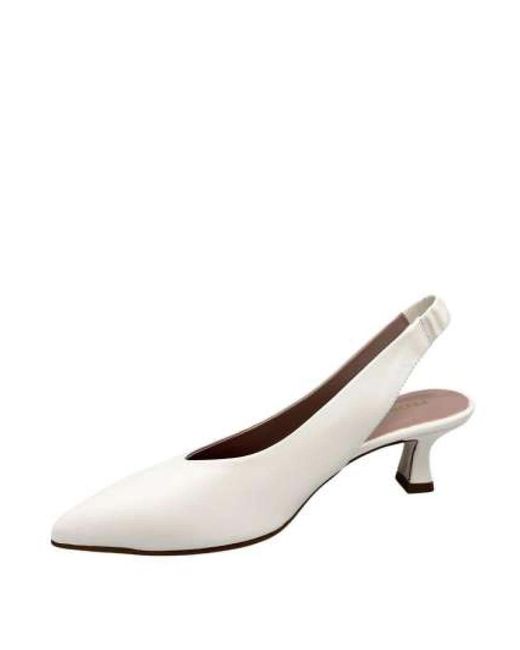 Pumps di Pedro Miralles in White