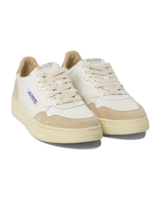 Sneakers di Autry in White