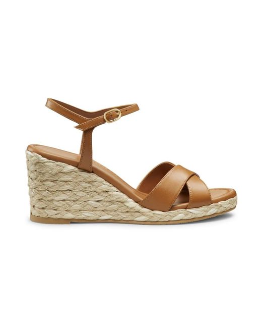 Stuart Weitzman Wedges in het Metallic