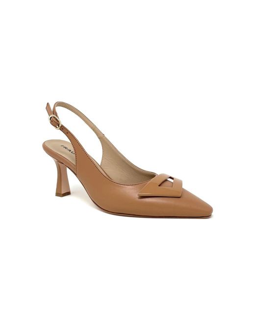 Frau Brown Pumps