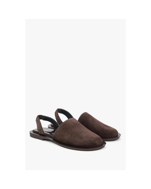 ESTRO Brown Flat Sandals