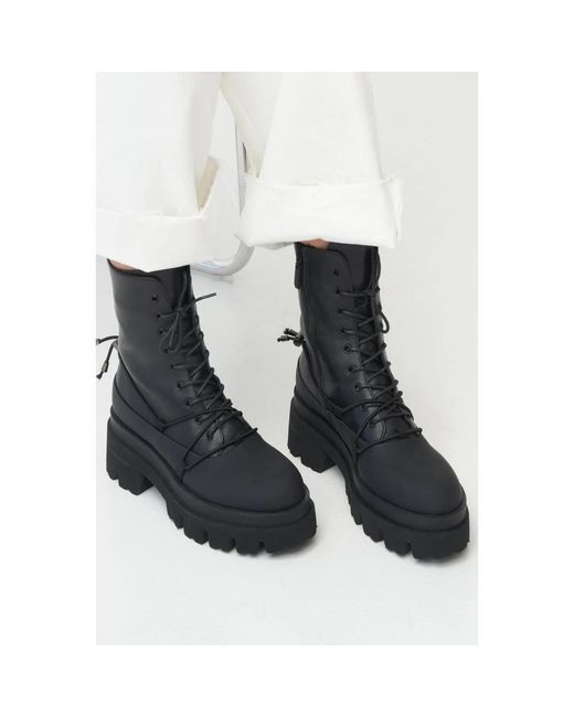 ESTRO Black Lace-Up Boots