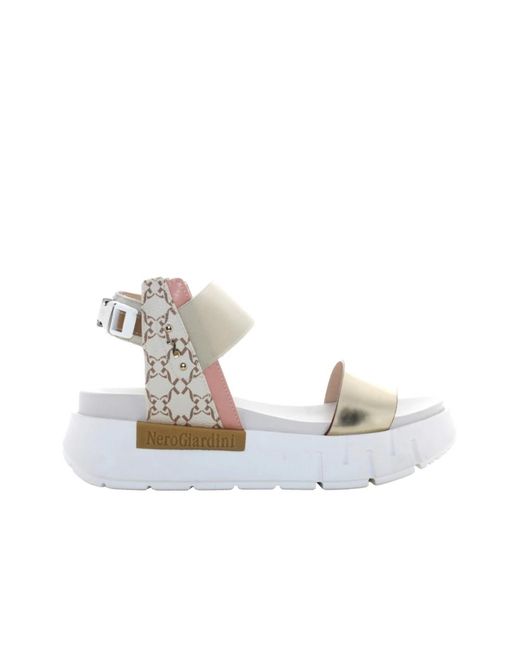 Shoes > sandals > flat sandals Nero Giardini en coloris Metallic
