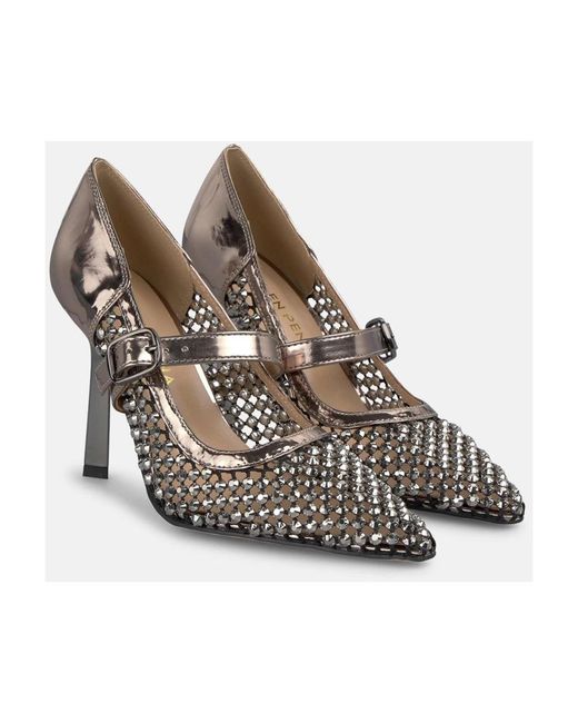 Alma En Pena. Metallic Pumps
