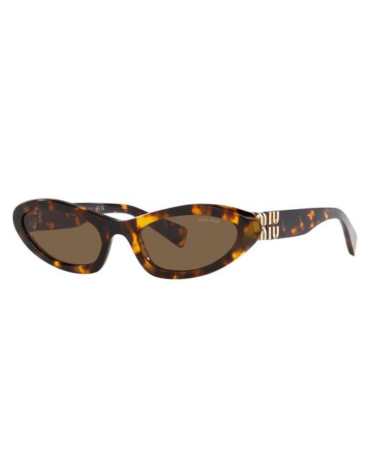 Miu Miu Brown Sonnenbrille mit unregelmäßiger form, dunkelbraunen gläsern und goldenem logo