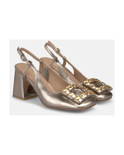 Alma En Pena. Metallic Pumps