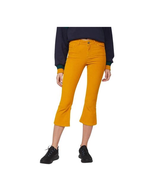 Pantaloni a zampa in velluto a coste senape di Twin Set in Yellow