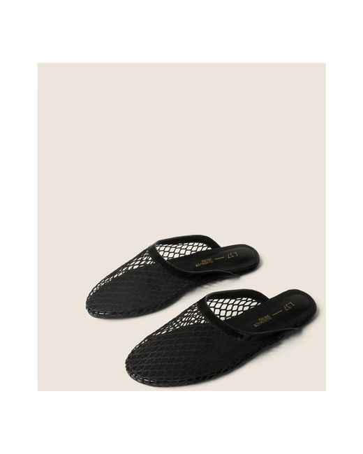 L37 Black Santorini Steps