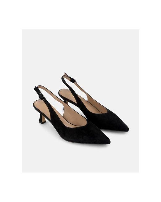 Alma En Pena. Black Pumps