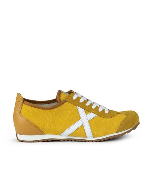 Vintage osaka sneakers di Munich in Yellow