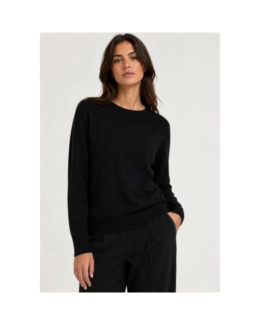 Kangra Black Round-Neck Knitwear