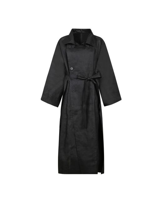 Issey Miyake Eleganter Schwarzer Oversized Trenchcoat in Black für Herren