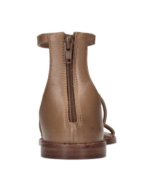 Flat Sandals di Emanuélle Vee in Brown