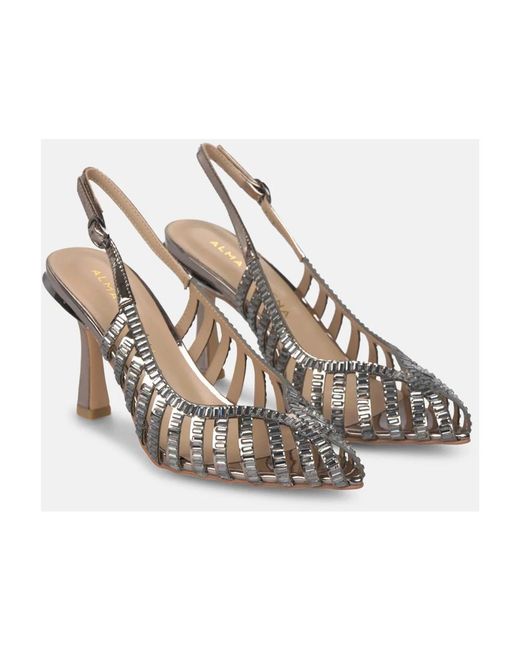 Alma En Pena. Metallic Pumps
