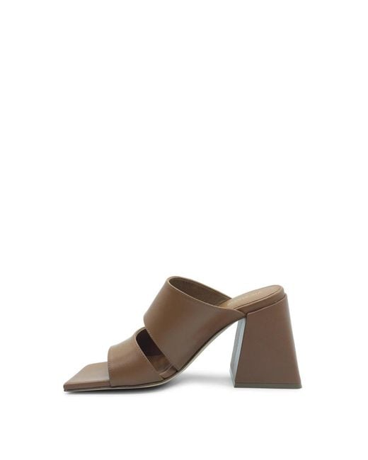 Heeled Mules Vic Matié en coloris Brown