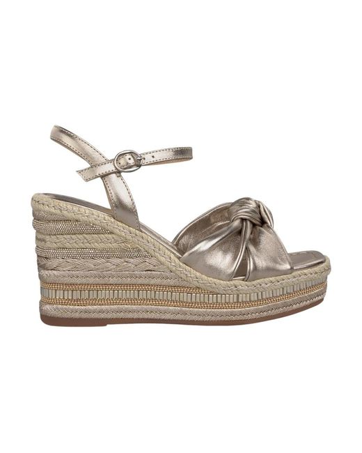 Wedges di Alma En Pena. in Gray