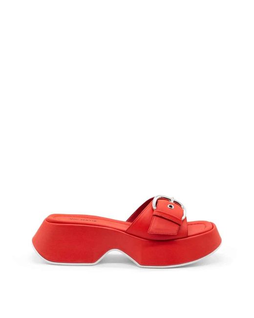 Shoes > flip flops & sliders > sliders Vic Matié en coloris Red