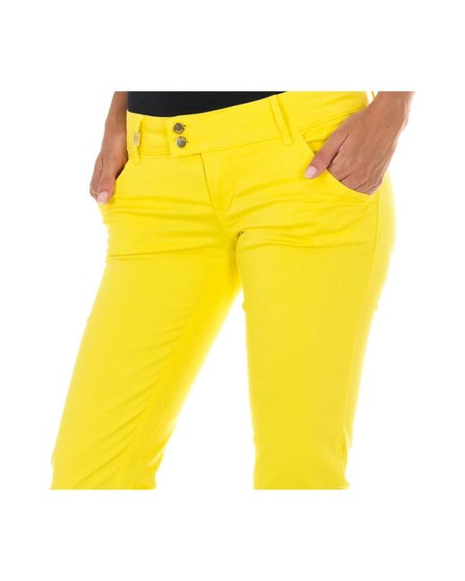 Met Yellow Jeans