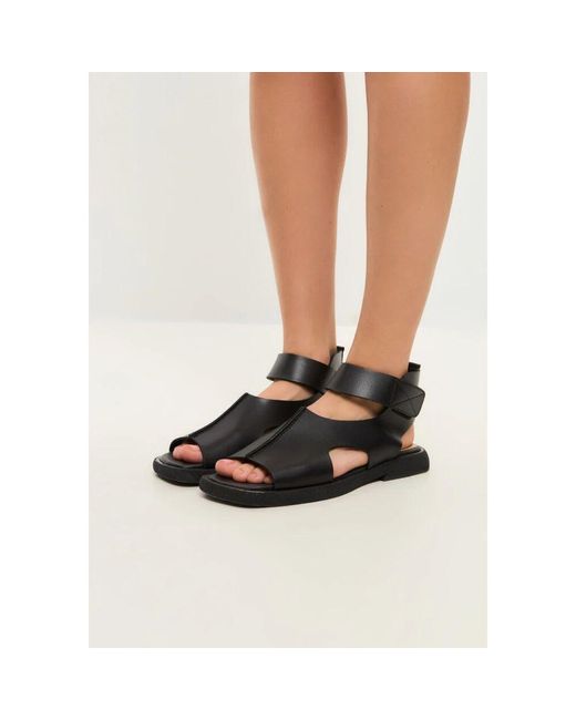 Flat Sandals di CESARE GASPARI in Black