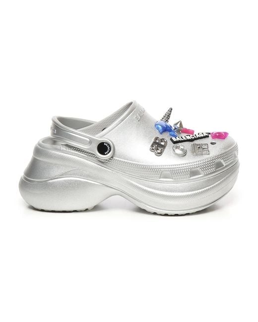 Balenciaga Metallic Silberne Sandalen Mit Anhängern Und Logo