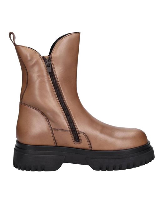Emanuélle Vee Brown Ankle Boots
