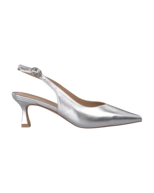 Alma En Pena. Metallic Pumps