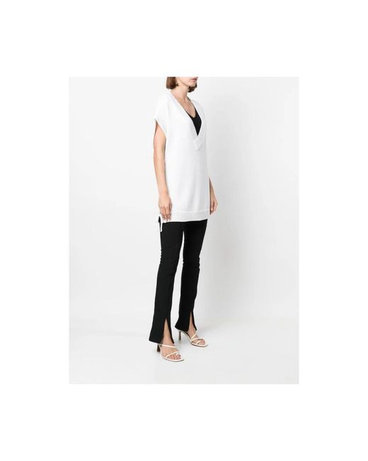 Charlott White V-Neck Strickware