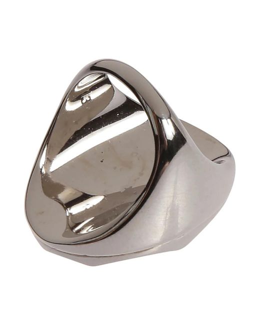 McQueen Ringen in het Gray